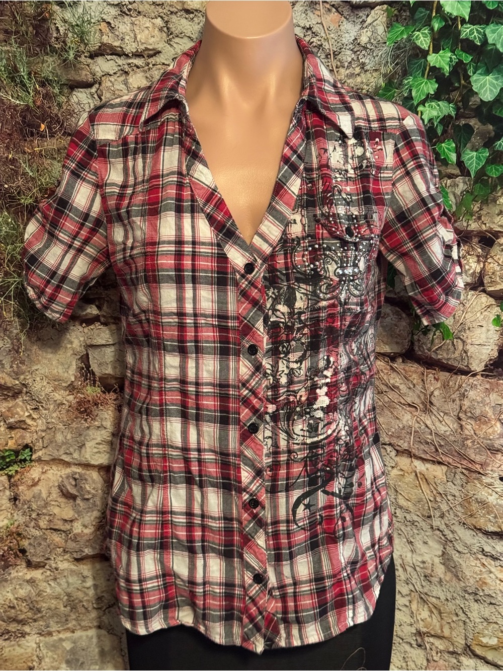 FANG Vintage Y2K Red and Black Plaid Button-Down Graphic Short Sleeve Shirt